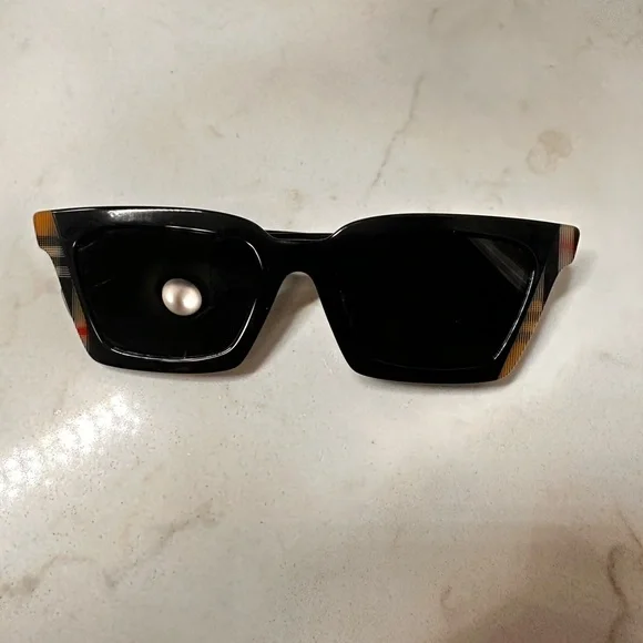 Burberry Tortoise Shell Sunglasses - Picture 4 of 12